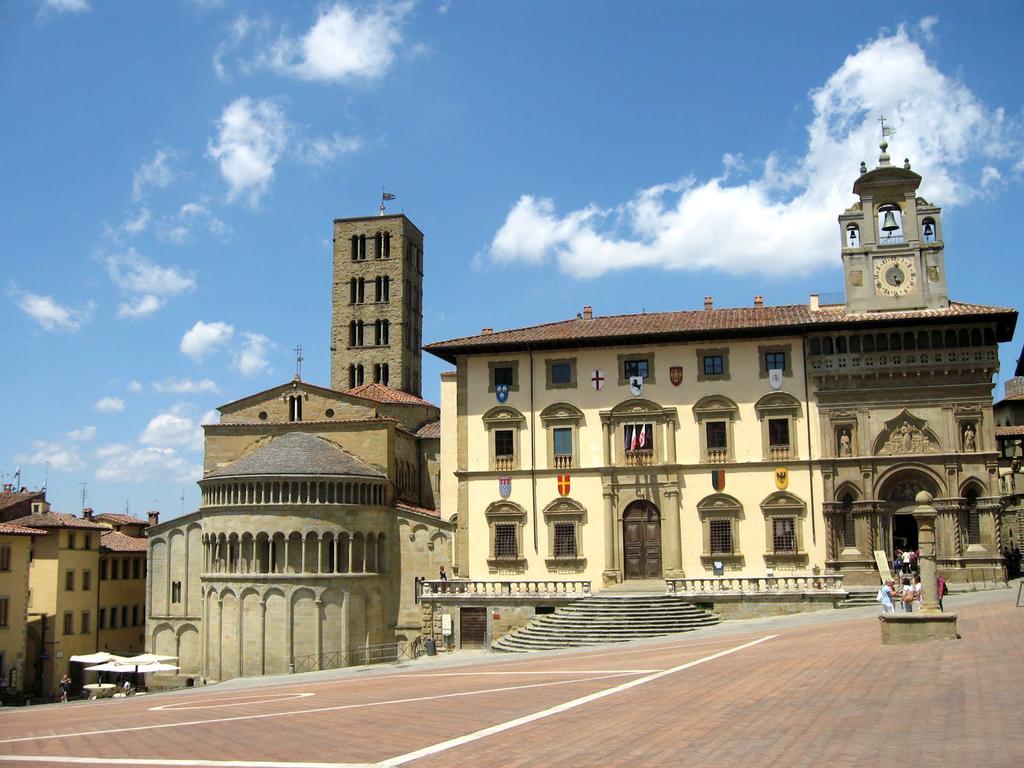 Il Canzoniere Arezzo Bilik gambar